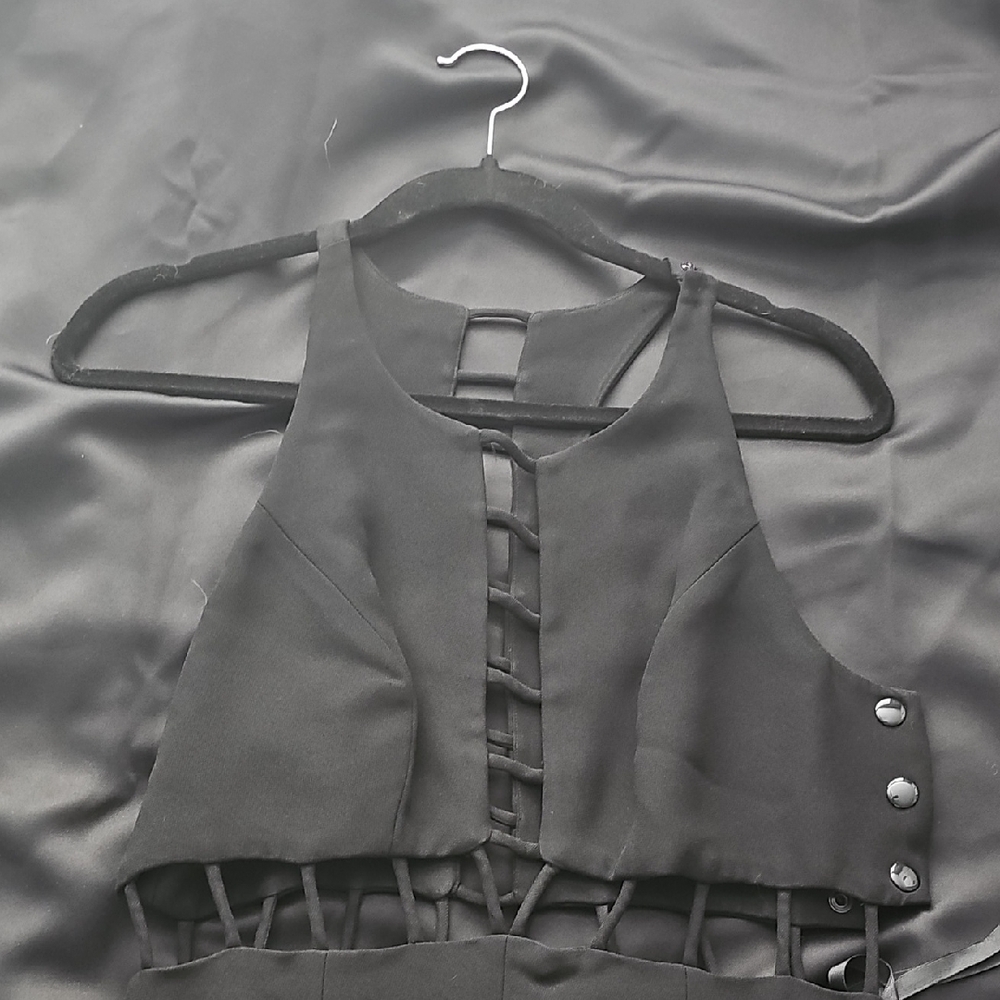 Elegant Black Sleeveless Dress